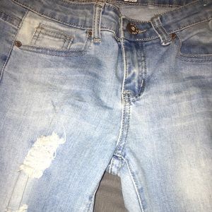Light washed distressed jeans size 5 😻